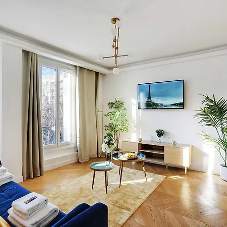 Chic And Cozy In The Heart Of 아파트