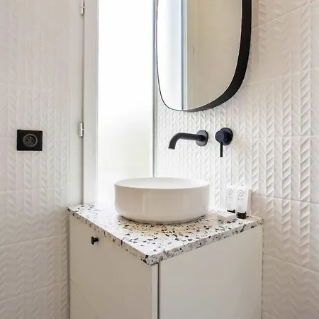 Chic And Cozy In The Heart Of Appartement